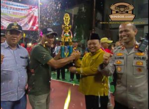 Pejabat dan Wakil Ketua DPRD Hadiri Final Turnamen Bulutangkis Antar RW se-Kelurahan Gondrong Berlangsung Meriah