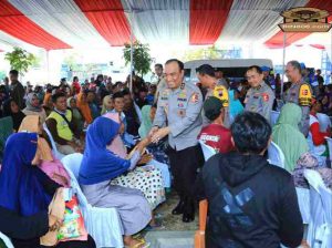 As-SDM Kapolri dan Rombongan Hibur Anak-anak Korban Banjir Demak di Posko Trauma Healing 