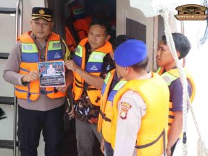 Kapolres Kepulauan Seribu Gelar Pengecekan Kapal Penyeberangan Di Dermaga Marina Ancol
