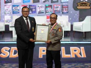 Bedah Buku As SDM Pol, Meritokrasi Jabatan Fungsional di Lingkungan Polri guna Mewujudkan SDM Unggul Mendapat Apresiasi Tinggi Para Pembicara 