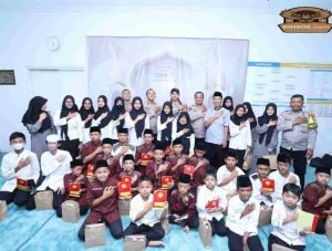 Sambut Hari Anak International, Kapolsek Mampang Kunjungi Rumah Yatim