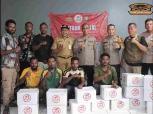 Kapolrestro Jaktim Berikan Bantuan Sosial Kepada Mahasiswa Papua Dalam Rangka HUT Bhayangkara ke-78