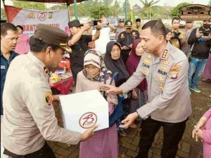 Polres Metro Tangerang Kota Sebar 2.500 Paket Sembako Serentak di 17 Lokasi