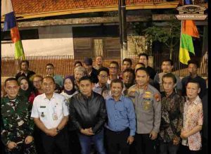 Ngopi Kamtibmas Di Pos Satkamling, Kapolda Metro Jaya Dengar Aspirasi Warga Tomang