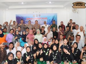 Jum’at Curhat Kapolrestro Jakpus Dalam Rangka Pelayanan Bulan Bakti Polri Presisi Bersama Warga
