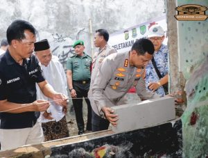 Diketahui Saat Sebar Bansos, Kapolres Metro Tangerang Wujudkan Bedah Rumah Warga Karawaci