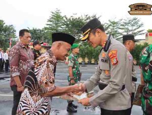 Penghargaan untuk TNI/Polri dan Masyarakat Berprestasi di Bekasi
