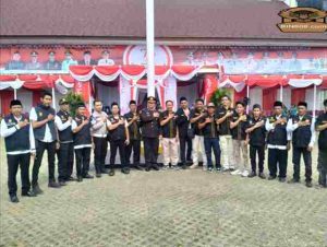 Ruben Ketua Rempah Di Dampingi Bendahara Hadir Di  Acara Di Kecamatan Sepatan Mengikuti Upacara HUT RI Ke-79