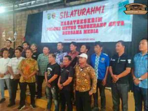 Kasat Reskrim Polres Metro Tangerang Kota, Gelar Silaturahmi dan Berbagai Bingkisan Kepada Wartawan Kota Tangerang