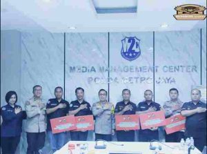 Bidhumas Polda Metro Gelar Latkatpuan Dan Beri Penghargaan 5 Personel Berprestasi
