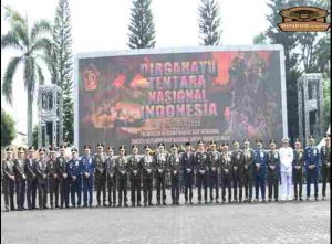 Upacara HUT Ke-79 TNI di Kodam III/Slw