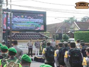 Apel Pergeseran Pasukan Pengamanan Untuk Kawal Pilkada Kota Blitar