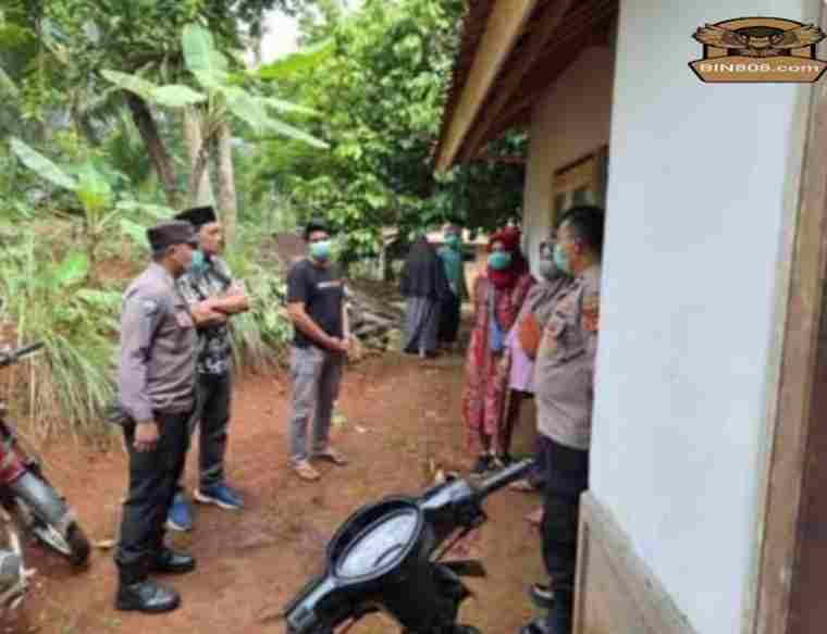 Penemuan Mayat Warga yang Diduga Hilang Polsek Sukadana Mendatangi TKP