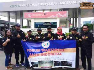 FWJI Tangkot Bagikan Ratusan Makanan, Minuman, dan Buah-Buahan pada Program Jum’at Berkah