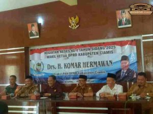 Drs. H. Komar Hermawan Wakil Ketua DPRD Kabupaten Ciamis Gelar RESES Pertama Di Desa Mulyasari