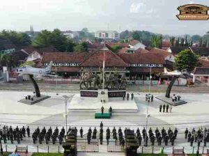 Upacara 17-an Di Museum PETA Blitar, Dandim 0808 Bacakan Amanat Panglima TNI