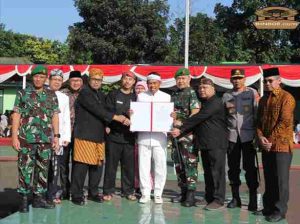 Gubernur Jawa Barat Memimpin Upacara “Peringatan Hardiknas 2025” di Rindam III/Slw