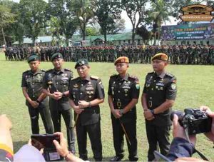 Pangdam III/Siliwangi Pimpin Sertijab Danyonif 300/BJW dan Danyonarmed 5/PG