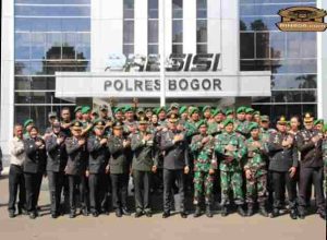 Sinergitas TNI – POLRI di Hari Bhayangkara ke 79, Dandim 0621/Kab Bogor Letkol INF Henggar Tri Wahono Berikan Surprise