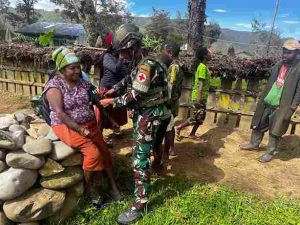 Pengobatan Gratis Satgas Yonif 521/DY Wujud Cinta Kesehatan untuk Masyarakat Papua