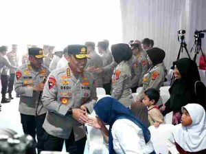 Wakapolri Berikan Santunan dan Gelar Bakti Sosial untuk Warga Sekitar SMA Kemala Taruna Bhayangkara Bogor