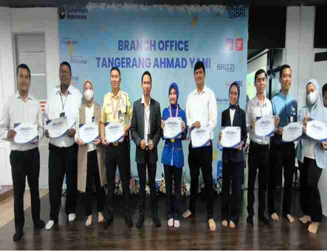 BRI KC Tangerang Ahmad Yani Berikan Penghargaan kepada Pekerja Terbaik Bulan November