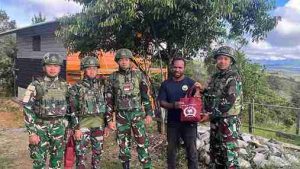 Satgas Yonif 521/DY Tebar Kepedulian dan Pesan Damai, Pastikan Perayaan Natal dan Sambut Tahun Baru 2026 Aman serta Bermakna di Papua